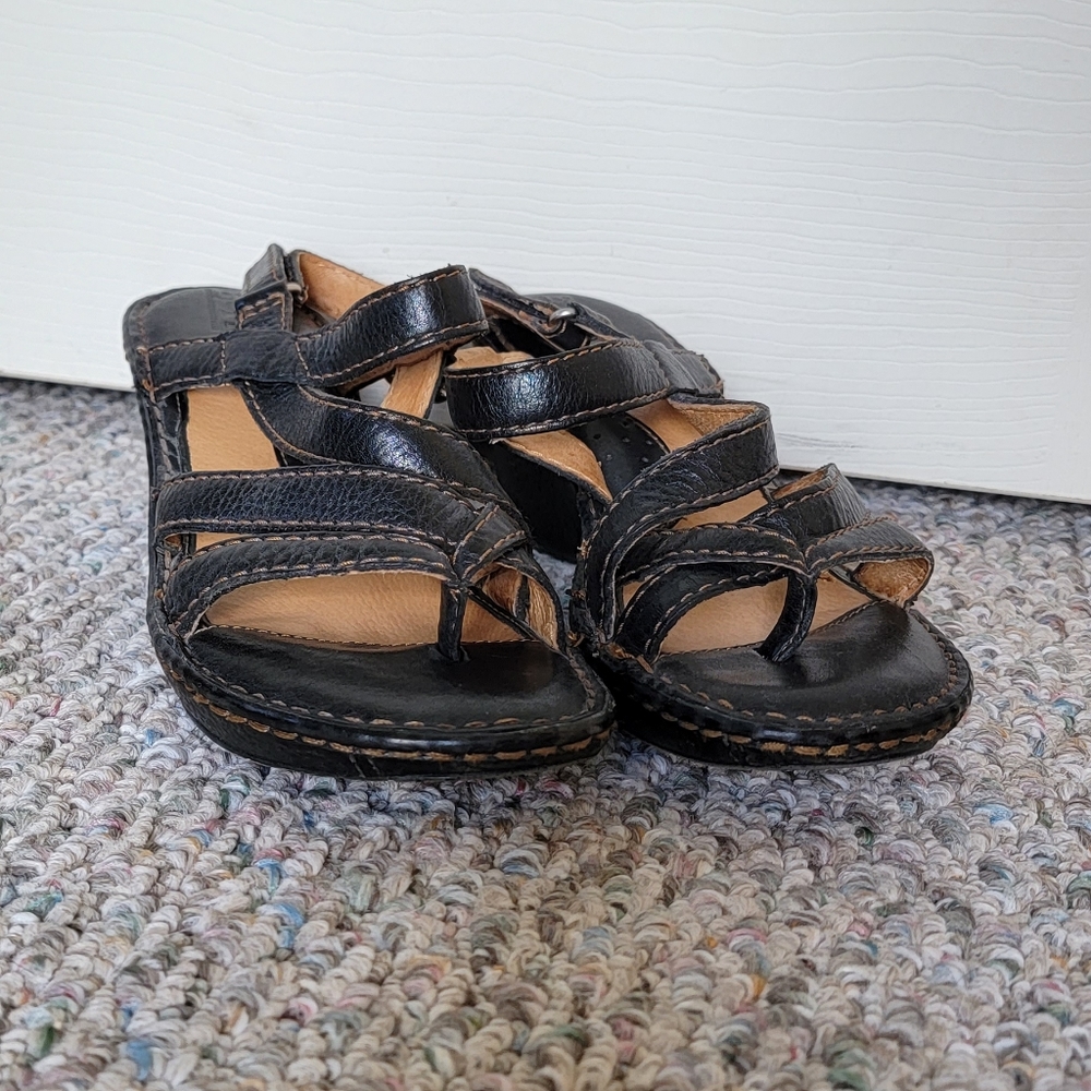 Women's Born Sandles Size 7